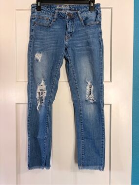 Machine Women's Light Blue Cropped Distressed Skinny Jeans
